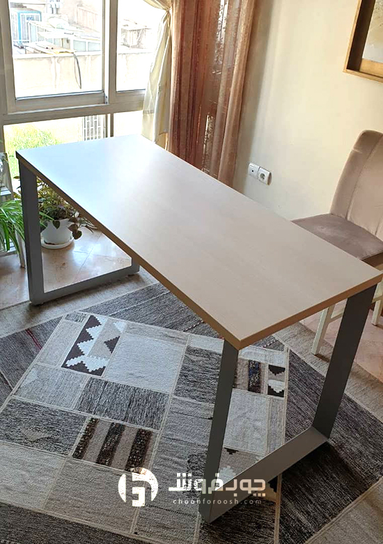 میز-مدرن-ساده-و-زیبا