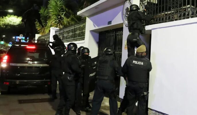 پلیس اکوادور به زور وارد سفارت مکزیک شد