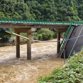 فرو ریختن پل در چین