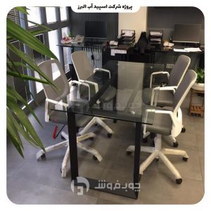 میز کنفرانس