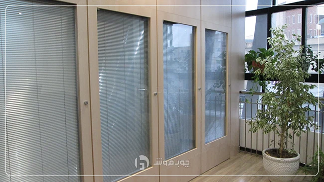پارتیشن همراه با پرده کرکره